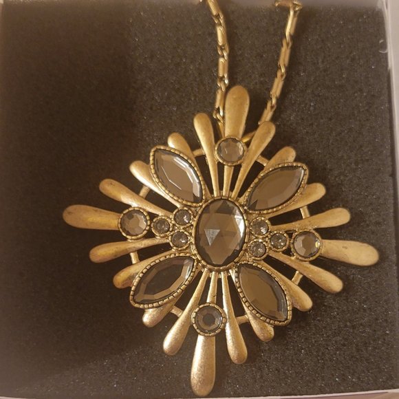 Lia Sophia Jewelry - Lia Sophia Neclace